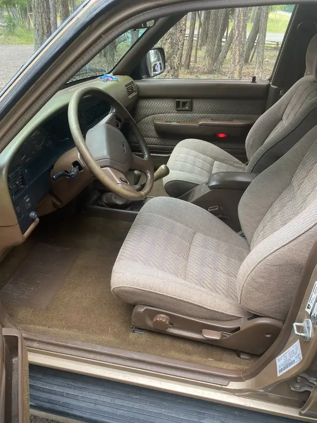1991 Toyota 4Runner in Cars & Trucks in 100 Mile House - Image 6