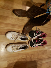 Girls shoes/boots size 3/4
