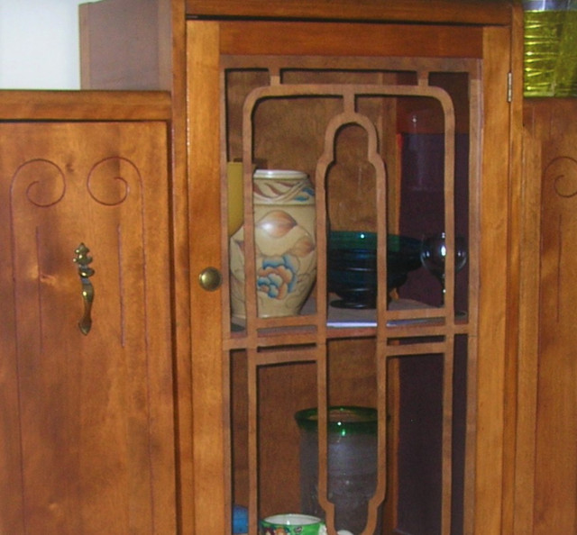 Vintage Art Deco Maple Wood Waterfall Cabinet w Glass Door in Arts & Collectibles in Calgary - Image 2