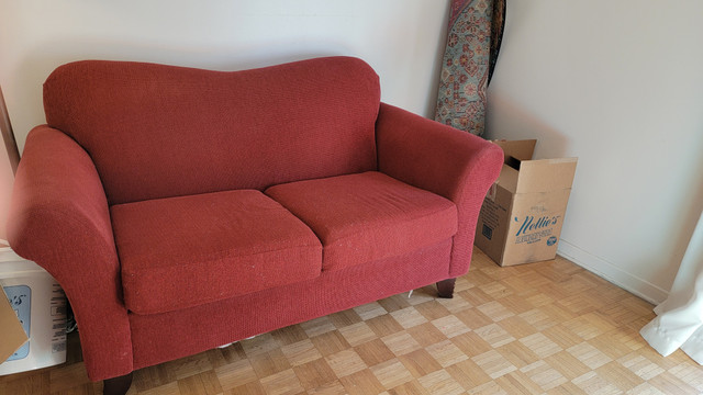 Divan à donner dans Sofas et futons  à Ville de Montréal
