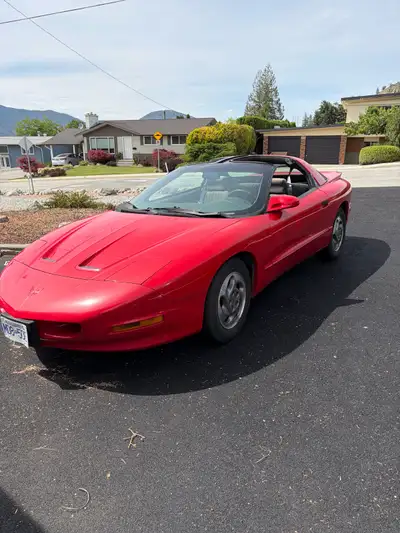 1995 Pontiac Firebird V6 – T-Tops – Only 176k km – Great Summer Project Selling a 1995 Pontiac Fireb...