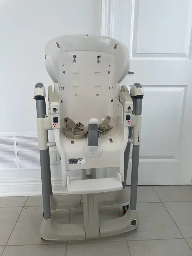 High chair Prima pappa in Strollers, Carriers & Car Seats in Oakville / Halton Region - Image 3