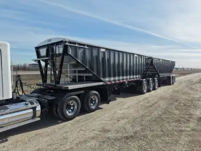 Brand new Berg's super b grain trailers with stainless rivets, 14 gauge steel sidewalls, 12 gauge al...