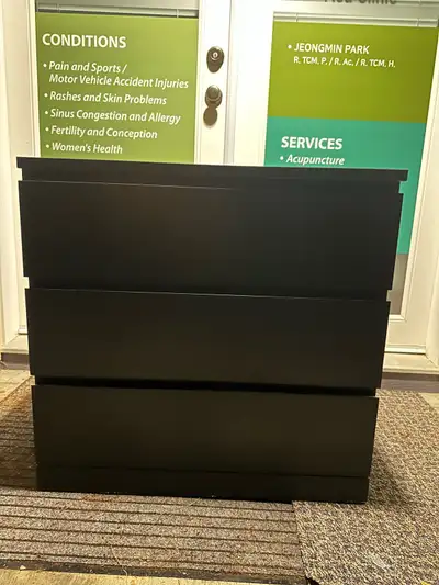 Very clean ikea malm 3 drawers dresser Delivery available