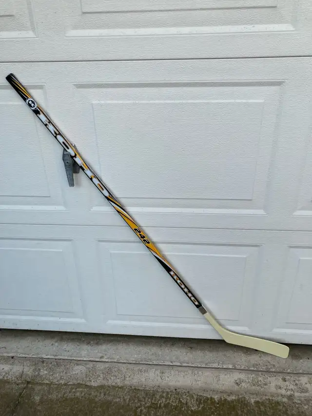 New Koho 242 Youth Street Hockey Sticks.  Left Shot in Hockey in City of Toronto - Image 2
