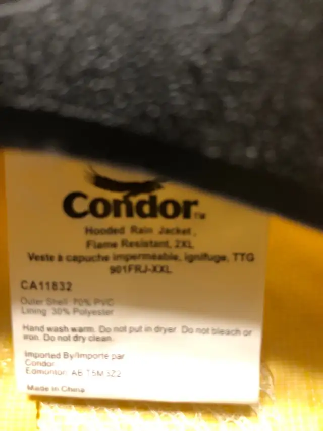 Raincoats and Hip Waders in Fishing, Camping & Outdoors in Edmonton - Image 7