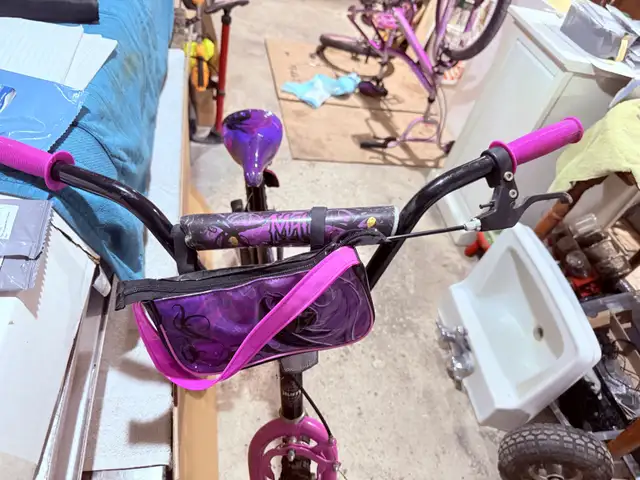 kids bikes 20” for sale! in Kids in Markham / York Region - Image 6