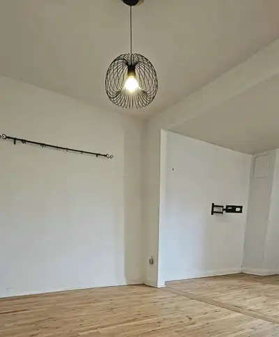 3 Beds 1 Bath - Apartment