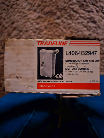 Brand new in box. Fan limit switch with 5" insertion. For furnaces. Worth $200, sell for $100 FIRM....