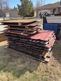 FREE!! 4.5 ft tall fence sections 