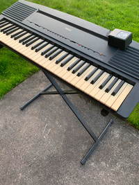Yamaha ypr-30 piano with stand
