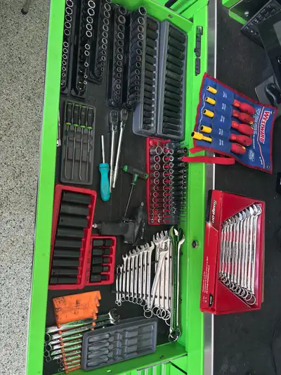 I have a bunch of extra Snap on sets from combing boxes. SAE set OEX711B retail 890. Will take 400....