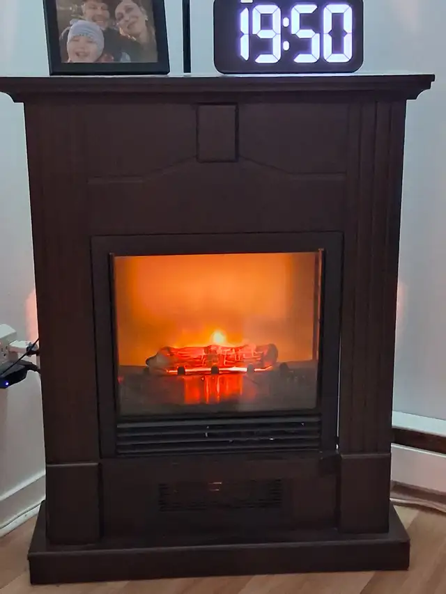 Foyer électrique in Fireplace & Firewood in Québec City - Image 3