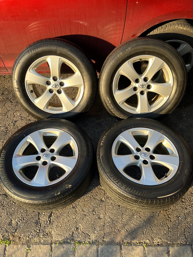 Toyota Rav4/Sienna All Season Tires on Rim 235 60 R17 in Tires & Rims in Mississauga / Peel Region