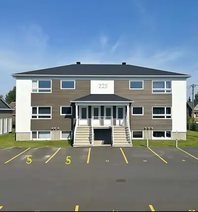 Grand 4 ½ moderne à louer Secteur Colonial, Victoriaville (immeuble de 6 logements) ️ Construction 2...