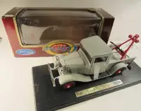 Ford 1934 Tow Truck Diecast Boxed