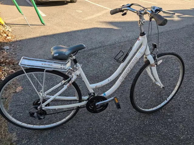 À qui la chance! Vélo hybride Norco Yorkville 21 vit., M in Cruiser, Commuter & Hybrid in Laurentides - Image 3