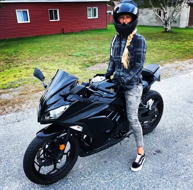 2014 Kawasaki Ninja 300 ABS – Immaculate, Low KM, Blacked out in Sport Bikes in Sudbury - Image 3