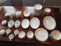 45 Piece Noritake Dinnerware Set