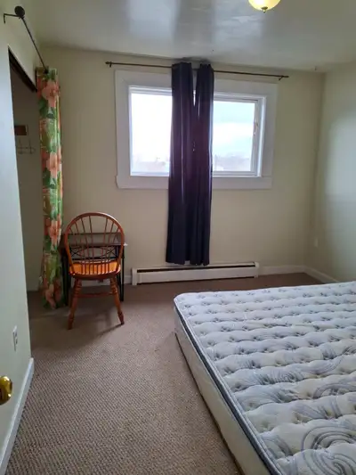 1 fully furnished master room available in 2 bedroom apartment at very convenient location at Portla...