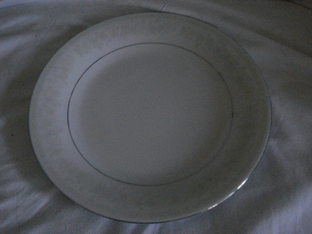 Liling China 8 place settings and platter, Chantilly pattern in Kitchen & Dining Wares in Hamilton - Image 3