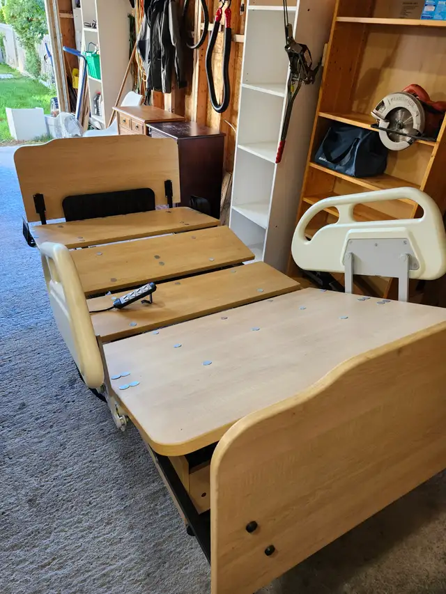 lit electrique in Beds & Mattresses in Saguenay - Image 5