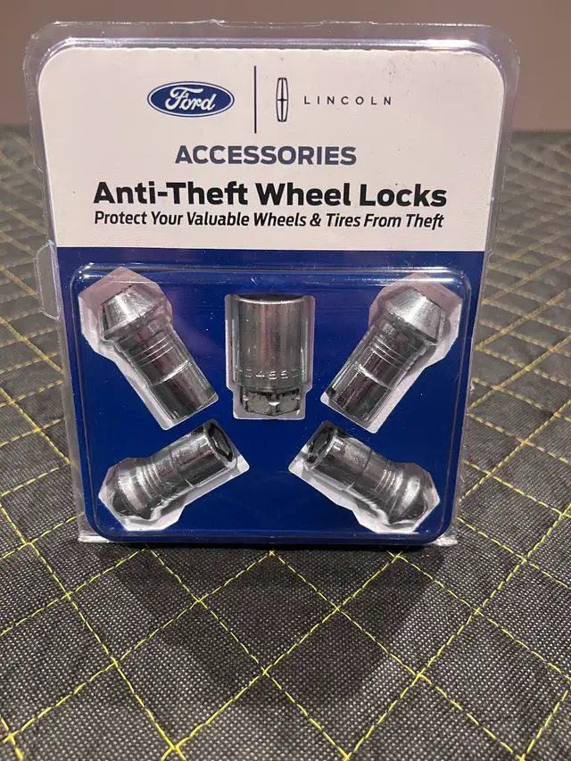 Ford wheel lock kit in Other Parts & Accessories in Longueuil / South Shore - Image 2
