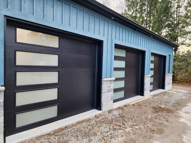 Modern Garage Doors in Garage Doors & Openers in Owen Sound - Image 4
