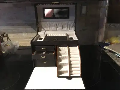 Jewelry case, View more