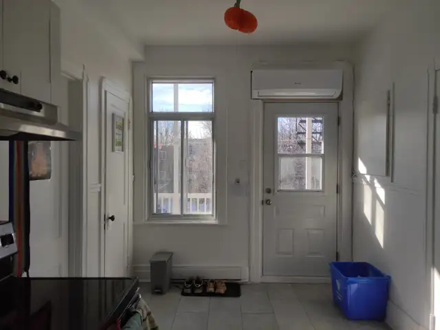 Chambre en coloc de 3 - Jean Talon - Janvier 2026 Août 2026 in Room Rentals & Roommates in City of Montréal - Image 6
