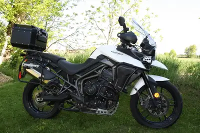 2016 Triumph Tiger 800 XTC Beautiful low mileage middleweight adventure tourer. In excellent conditi...
