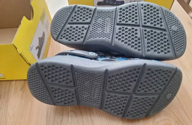 Neuves - Sandales Joybees style Crocs taille 1-2 J in Kids & Youth in Longueuil / South Shore - Image 4