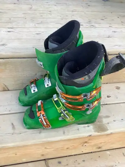 Ski boots , View more
