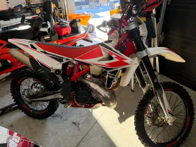 Beta 200rr enduro 2019 2 temps avec pompe injection huile (pas de premixt a faire) demareur electriq...
