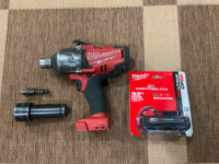 Milwaukee impact with attachment/battery