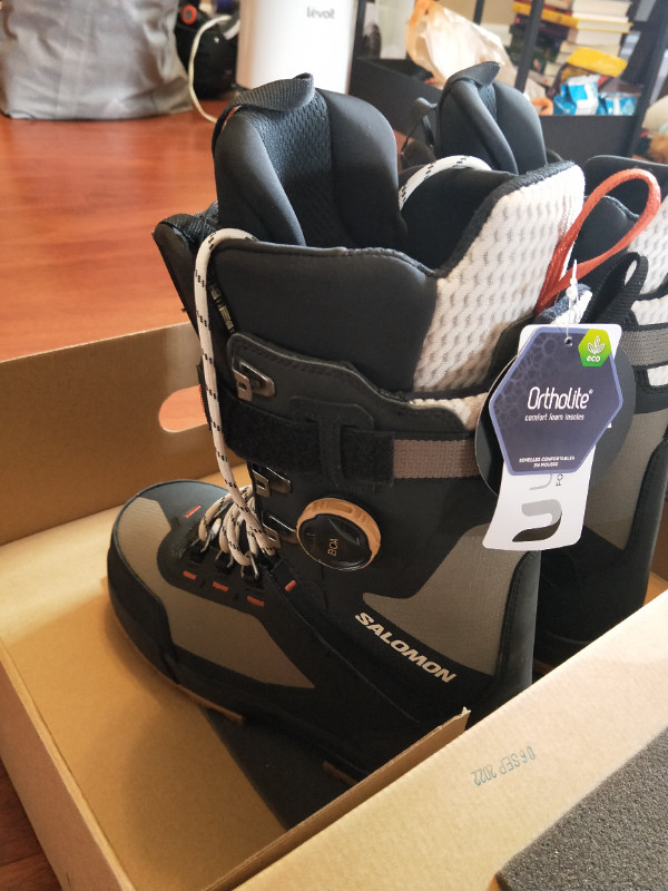 Salomon Snowboard Boot - Men Size 8 in Snowboard in Burnaby/New Westminster - Image 3