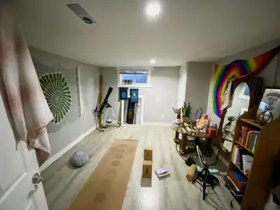 Room for rent in 2 bdrm basement apt Newmarket