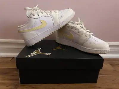 Air Jordan 1 Low - size 6, View more