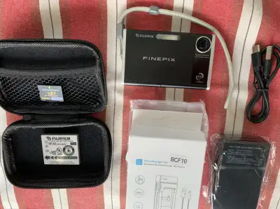Fujifilm FinePix Z1 Compact Digital Camera-5.1MP-Slim Metal Design-Stylish & Portable https://youtub...