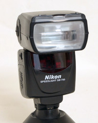 Nikon SB-700 SB700 Electronic Flash $175.00