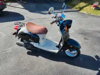 Yamaha Vino Scooter 