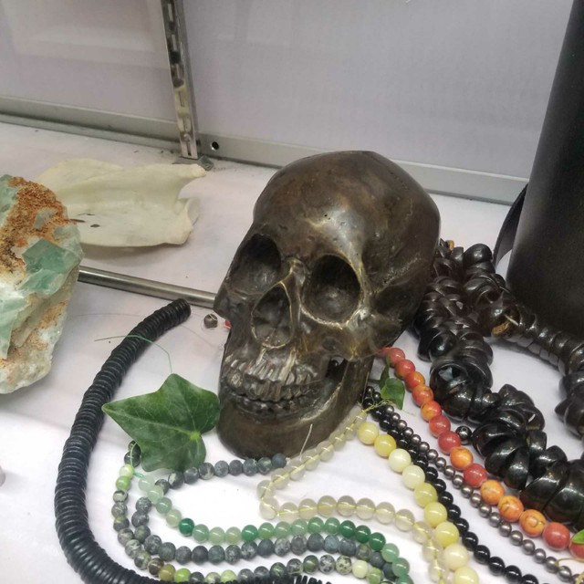 Bronze skull in Arts & Collectibles in City of Toronto