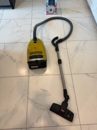 Miele Complete C3 Powerline Vacuum Limited Edition Like New.