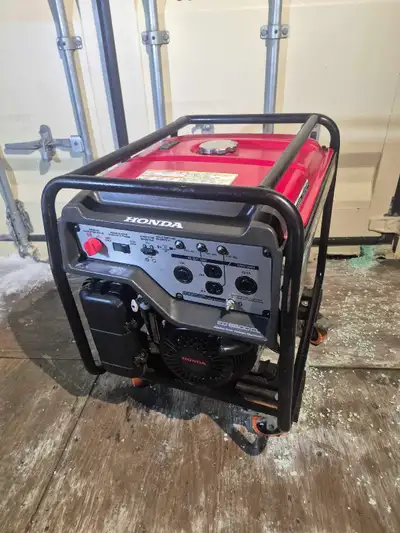 Selling my Honda EG6500CL 6500-watt generator (2018). Very lightly used and well maintained. ✅ Detai...