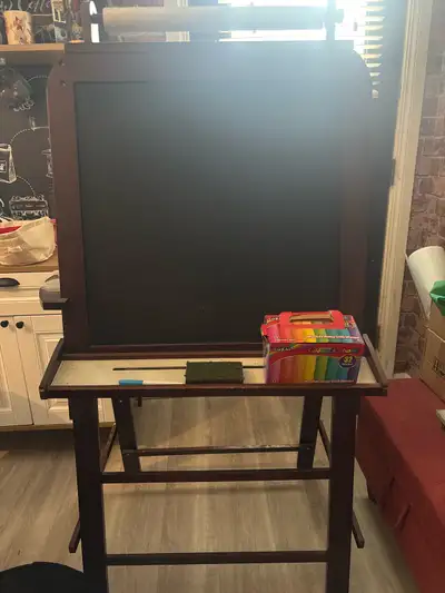 This is a used easel (whiteboard/chalkboard) that's ready to inspire your next masterpiece! Perfect...
