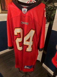 Rob Gronkowski Signed Tampa Bay Buccaneers Jersey Hall Of Fame PSA/DNA