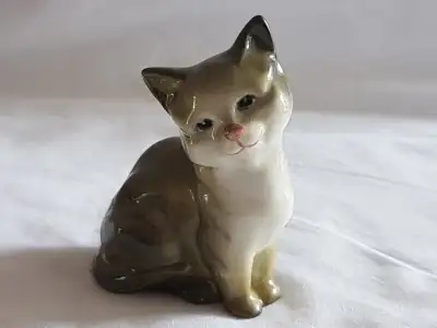 BESWICK CAT, View more