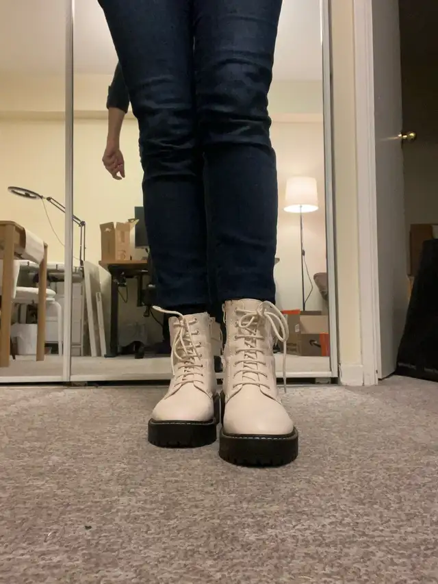 White Combat Boots – Size 40 / 9 – Like New in Women's - Shoes in City of Toronto - Image 3