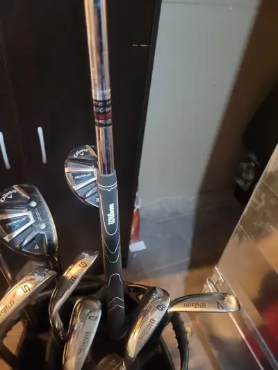 CALLWAY RH paradigm driver with hazardous shaft, Callaway rougue 3 and 4 hybrids, Callaway 52 and 56...