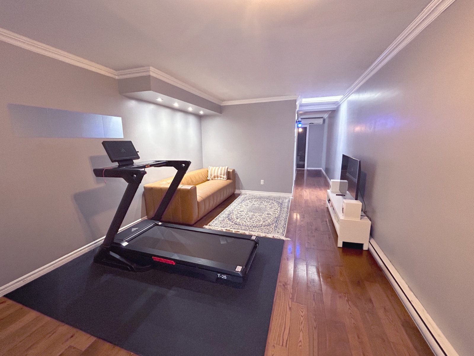 7 Beds 1 Bath Apartment — photo 1